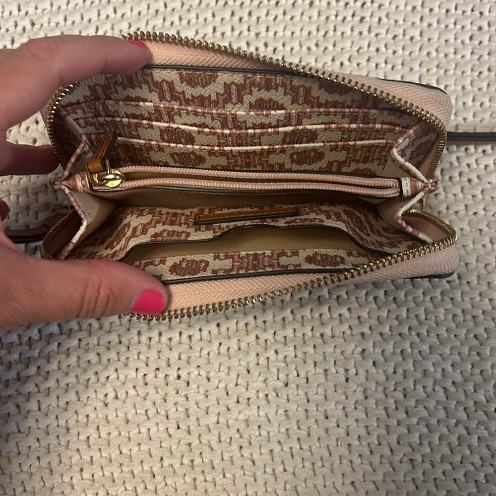 Tory Burch Floral Wallet Wristlet - Picture 5 of 9